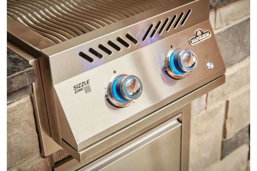 Подвійний інфрачервоний пальник SIZZLE ZONE Napoleon 700 Series для вбудовування з освітленням регуляторів та кришкою з нержавіючої сталі BIB18IRPSS фото Подвійний інфрачервоний пальник SIZZLE ZONE Napoleon 700 Series для вбудовування з освітленням регуляторів та кришкою з нержавіючої сталі BIB18IRPSS фото